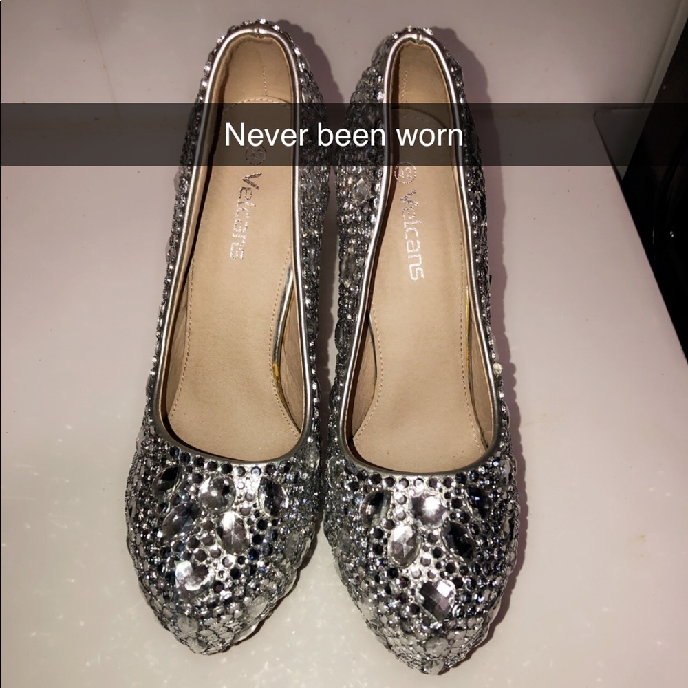 Wedding/birthday crystal red bottom pumps